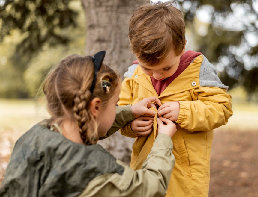 Aprender a valerse por sí mismos: cómo la autonomía fortalece la seguridad y el bienestar de niñas y niños